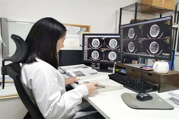 問(wèn)下新疆道路交通事故鑒定報(bào)告的作用及其可信度如何評(píng)估？